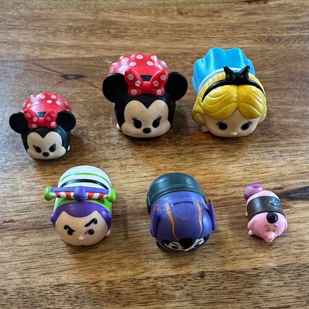 Disney Tsum Tsum Mini Figures mini mouse buzz Alice